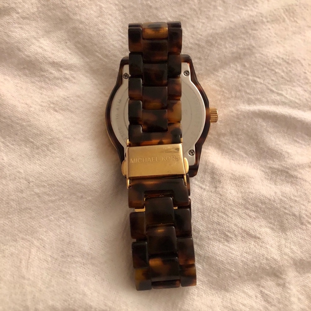 Michael Kors Tortious Shell Watch - Picture 4 of 4